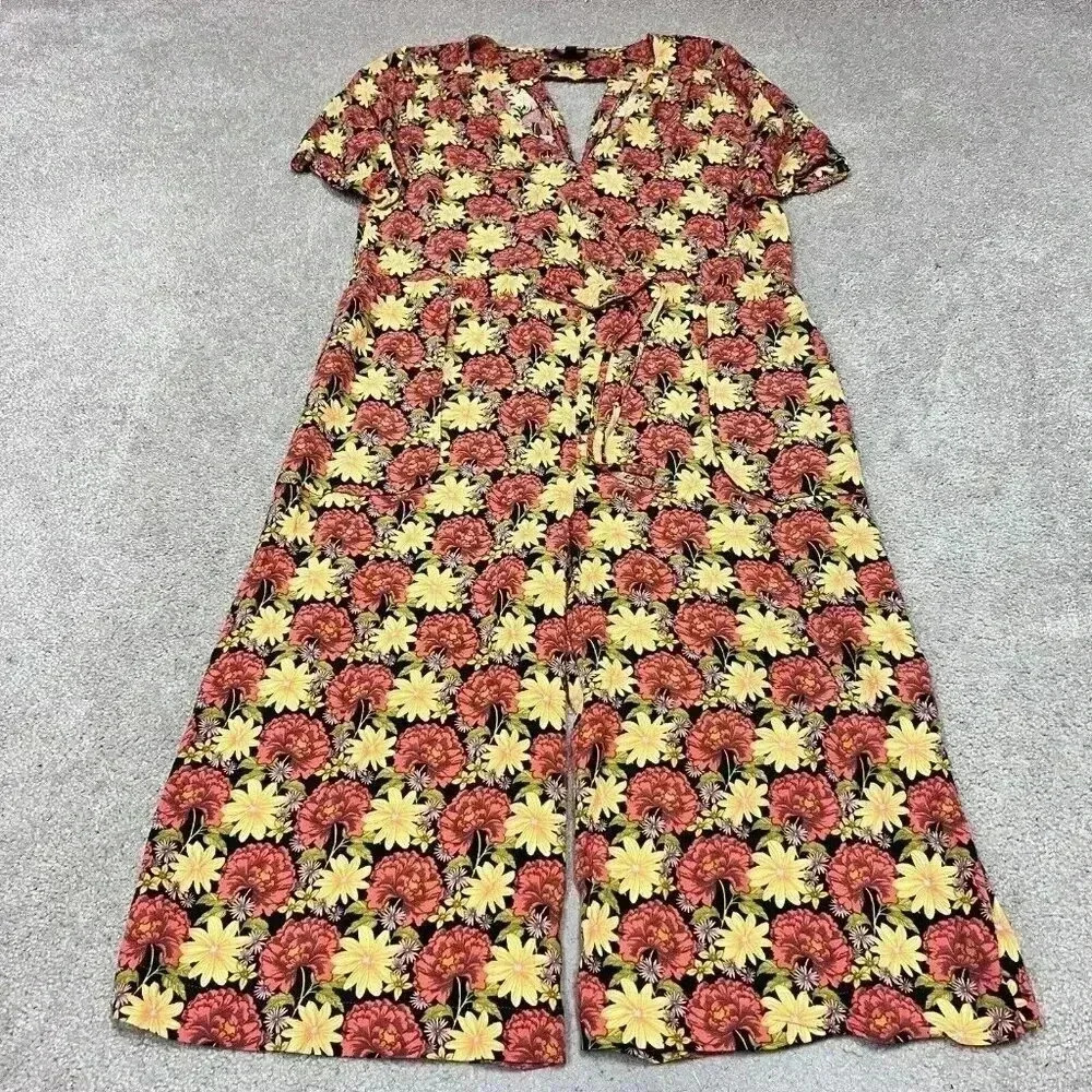 Topshop Jumpsuit Women’s Multicolored Floral Short Sleeve Size 6 Pockets